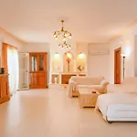 Allegra Villa Tzamarelata