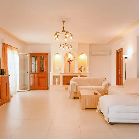 Allegra Villa Tzamarelata